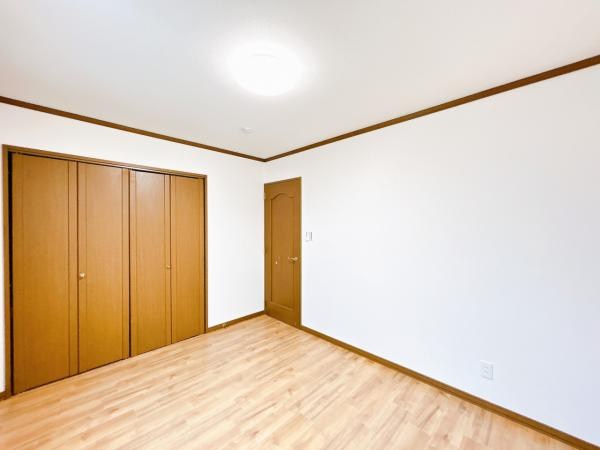 中ノ島町３丁目５番　戸建て 内観写真（リビング以外の居室）