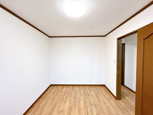 中ノ島町３丁目５番　戸建て 内観写真（リビング以外の居室）