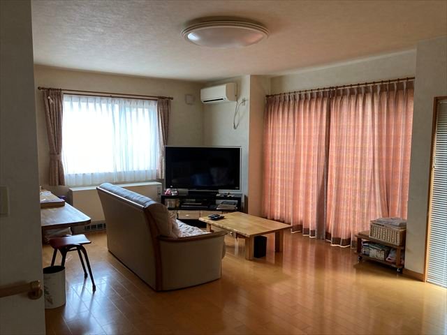 朝日町４８番　戸建て 内観写真（リビング）