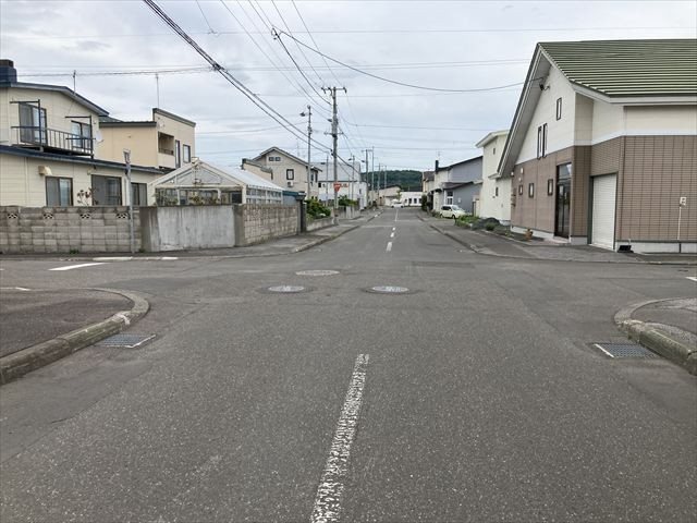 朝日町４８番　戸建て 現地写真（前面道路含む現地写真）