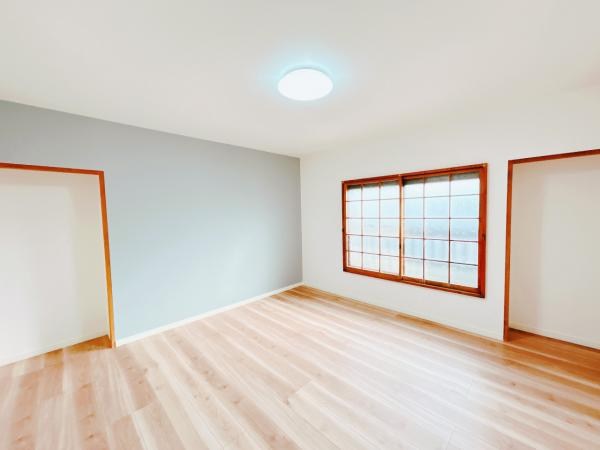 桜町５丁目１０番　戸建て 内観写真（リビング以外の居室）