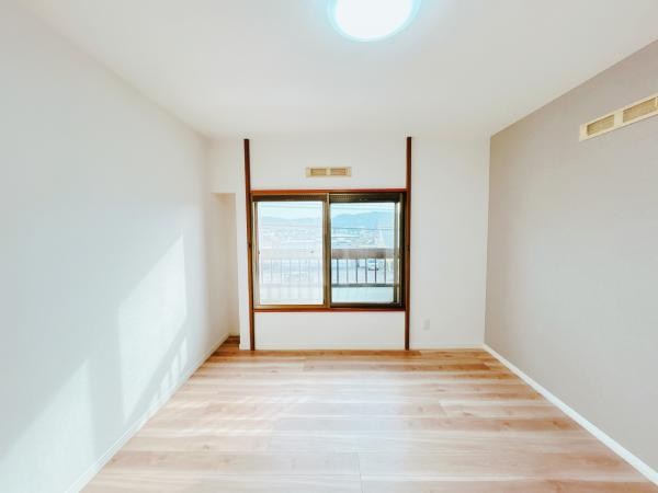 桜町５丁目１０番　戸建て 内観写真（リビング以外の居室）