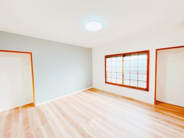 桜町５丁目１０番　戸建て 内観写真（リビング以外の居室）