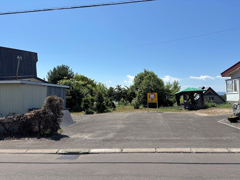 高栄西町３丁目１８３番　戸建て 現地写真（駐車場）