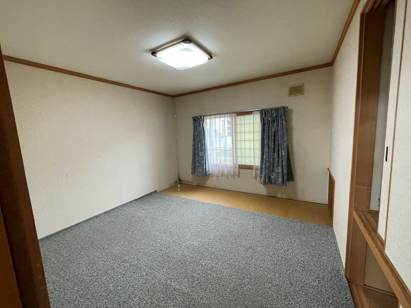 高栄西町３丁目１８３番　戸建て 内観写真（リビング以外の居室）