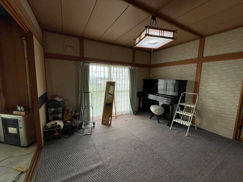 高栄西町３丁目１８３番　戸建て 内観写真（リビング以外の居室）