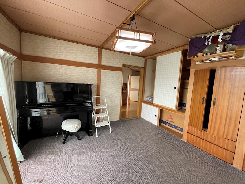 高栄西町３丁目１８３番　戸建て 内観写真（リビング以外の居室）