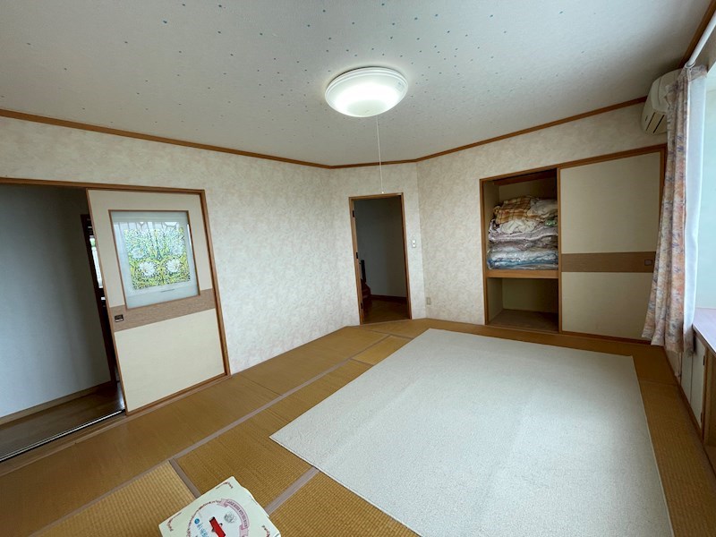 高栄西町３丁目１８３番　戸建て 内観写真（リビング以外の居室）