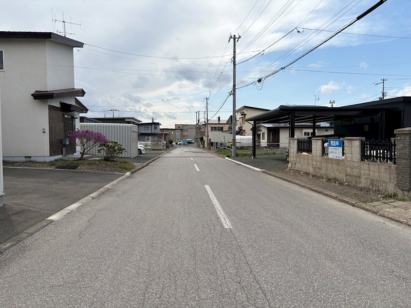 北進町２丁目４９番　戸建て 現地写真（駐車場）