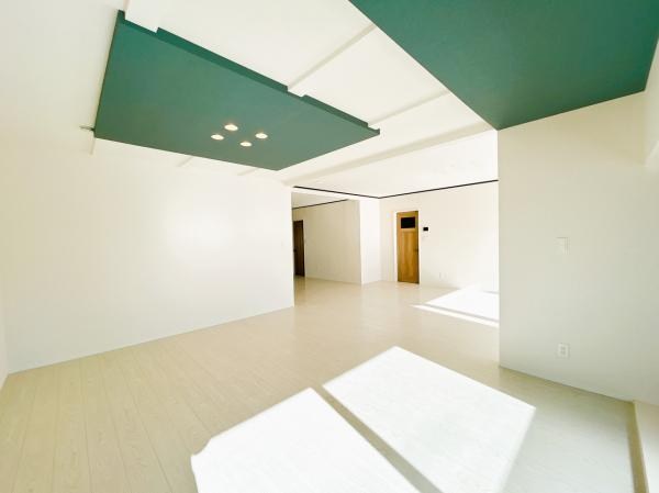 北進町２丁目４９番　戸建て 内観写真（リビング）