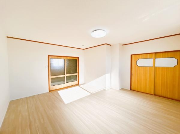 北進町２丁目４９番　戸建て 内観写真（リビング以外の居室）