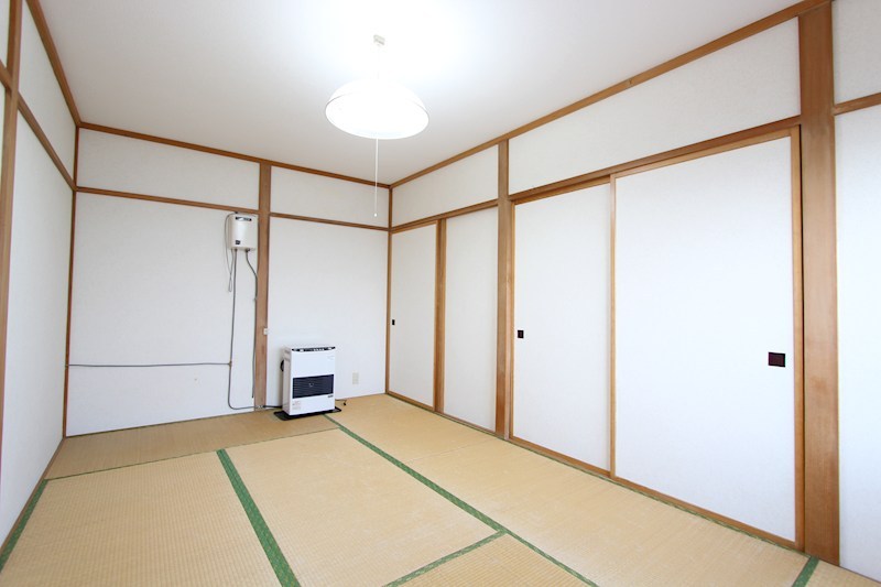 栄町４丁目７番　共同住宅 内観写真（リビング以外の居室）