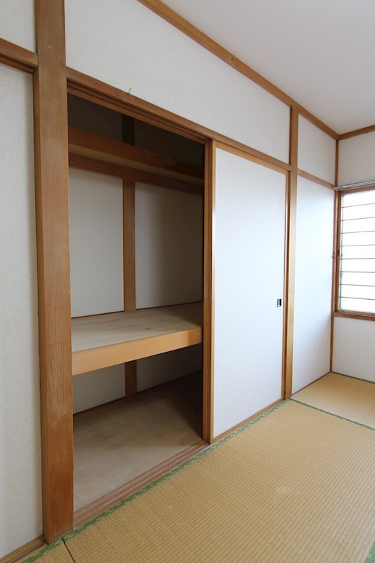 栄町４丁目７番　共同住宅 内観写真（収納）