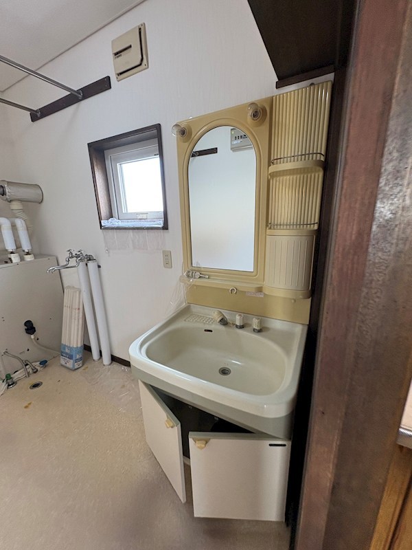 川東２１番　戸建て 内観写真（洗面台・洗面所）