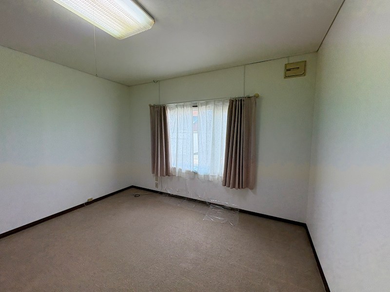 川東２１番　戸建て 内観写真（リビング以外の居室）