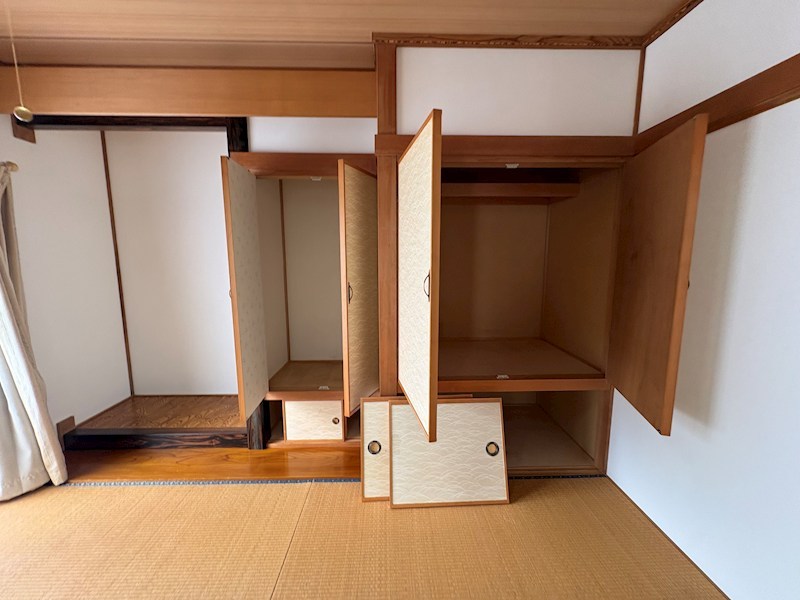 川東２１番　戸建て 内観写真（収納）