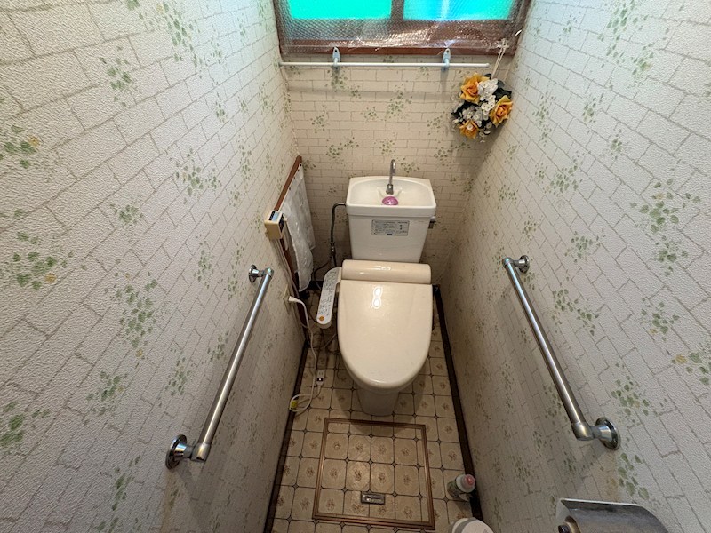 東陵町１０４番　戸建て 内観写真（トイレ）