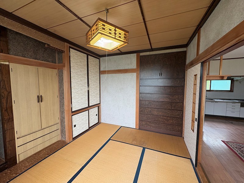 東陵町１０４番　戸建て 内観写真（リビング以外の居室）
