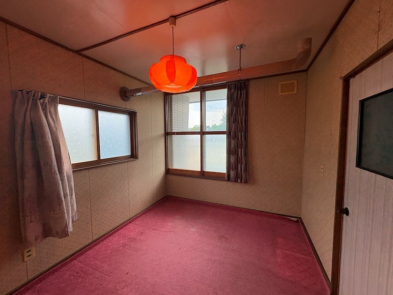 東陵町１０４番　戸建て 内観写真（リビング以外の居室）