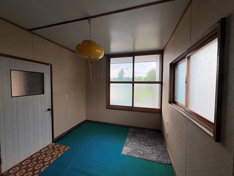 東陵町１０４番　戸建て 内観写真（リビング以外の居室）