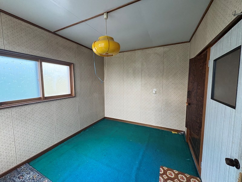東陵町１０４番　戸建て 内観写真（リビング以外の居室）