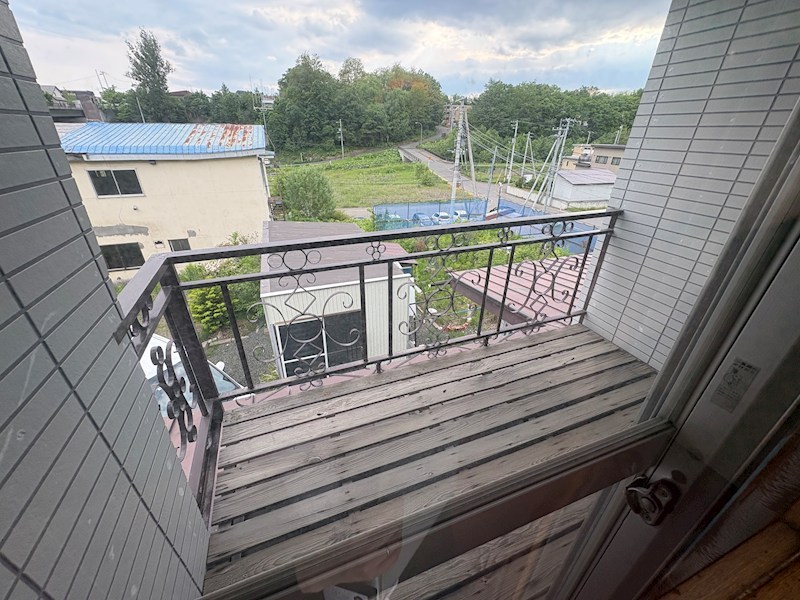 東陵町１０４番　戸建て 現地写真（バルコニー）