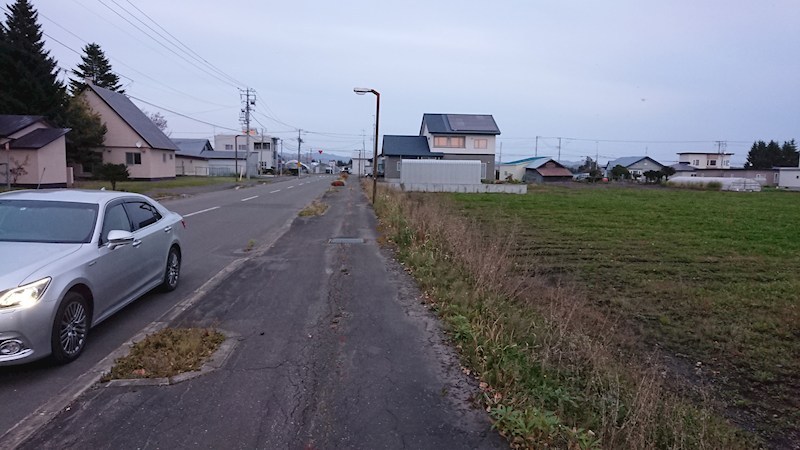 端野町三区５８１番　土地 現地写真（前面道路含む現地写真）