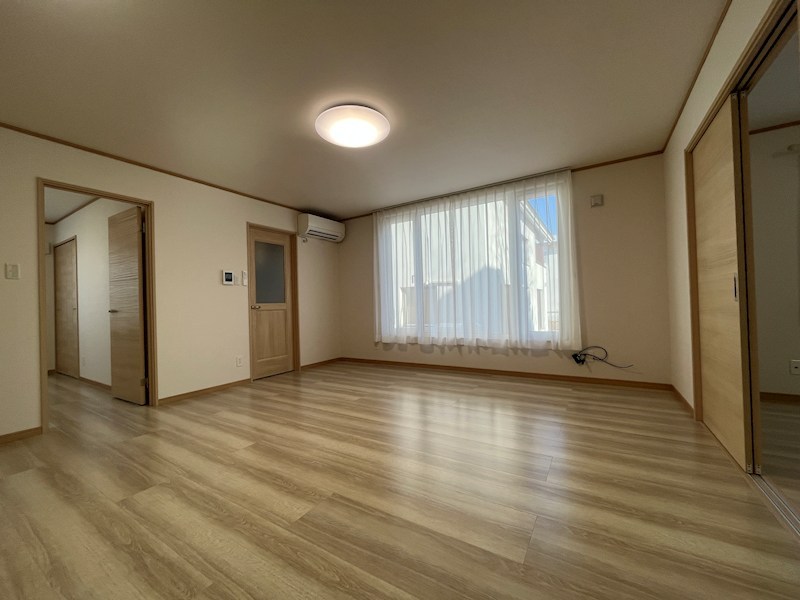美山町西５丁目４７番　戸建て 内観写真（リビング）