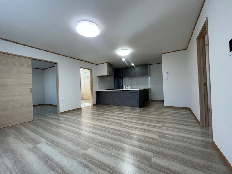 美山町西５丁目４７番　戸建て 内観写真（リビング）