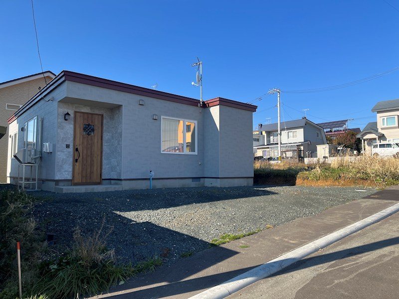 美山町西１丁目５０番　戸建て 現地写真（駐車場）