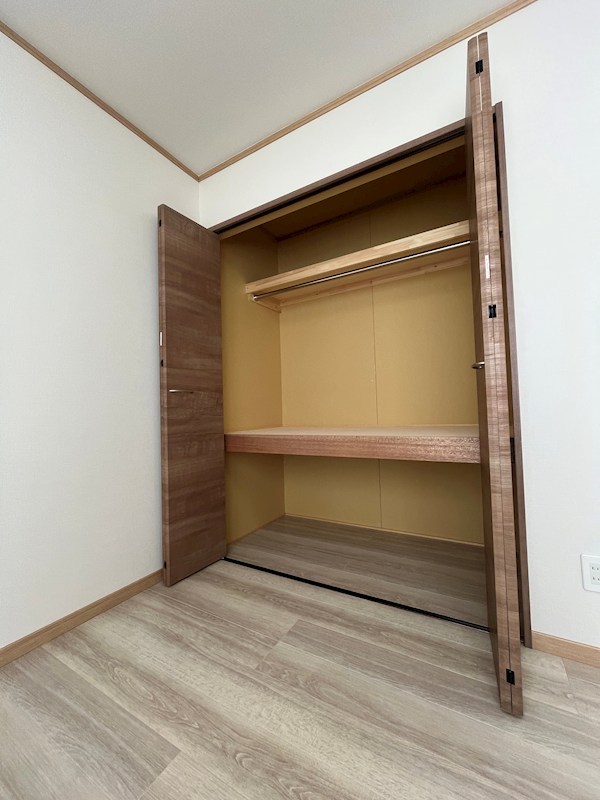 美山町西１丁目５０番　戸建て 内観写真（収納）