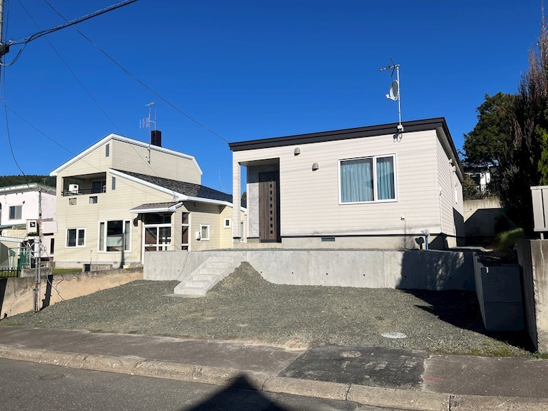 美山町南９丁目３６番　戸建て 現地写真