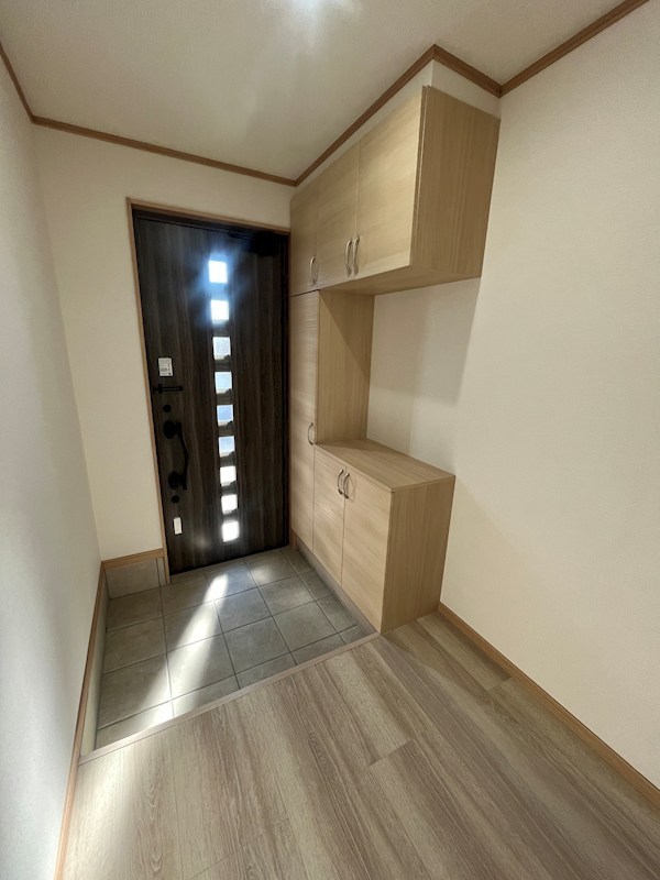 美山町南９丁目３６番　戸建て 現地写真（玄関）