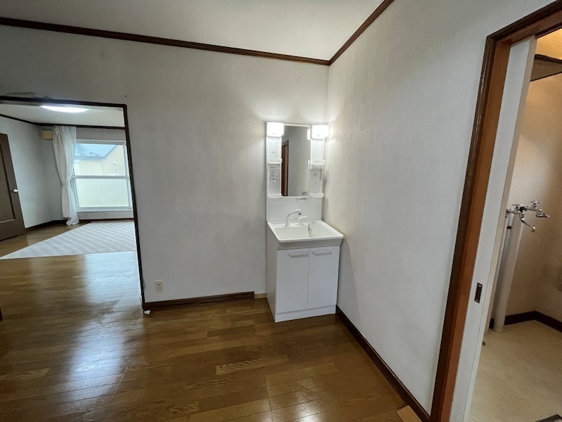 錦町１８０番　戸建て 内観写真（洗面台・洗面所）