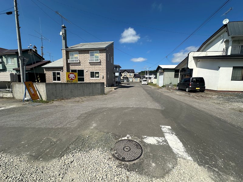 美幌町字日の出１丁目２４番　戸建て 現地写真（前面道路含む現地写真）