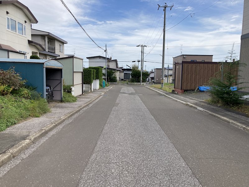 高栄東町１丁目１４７番　戸建て 現地写真（前面道路含む現地写真）