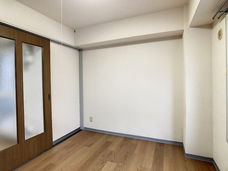 栄町１丁目６番　共同住宅 内観写真（リビング以外の居室）
