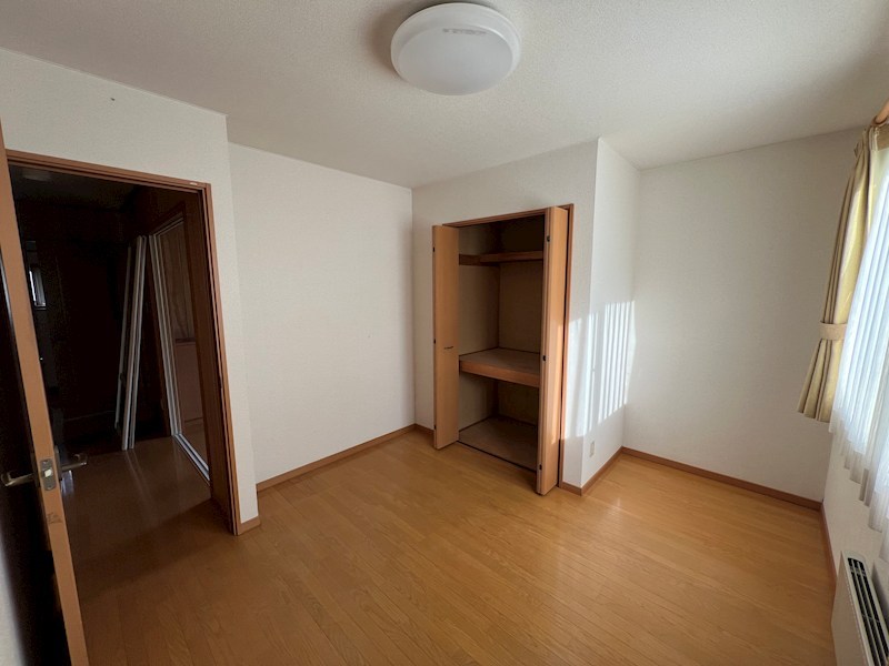 北光２７１番　戸建て 内観写真（リビング以外の居室）