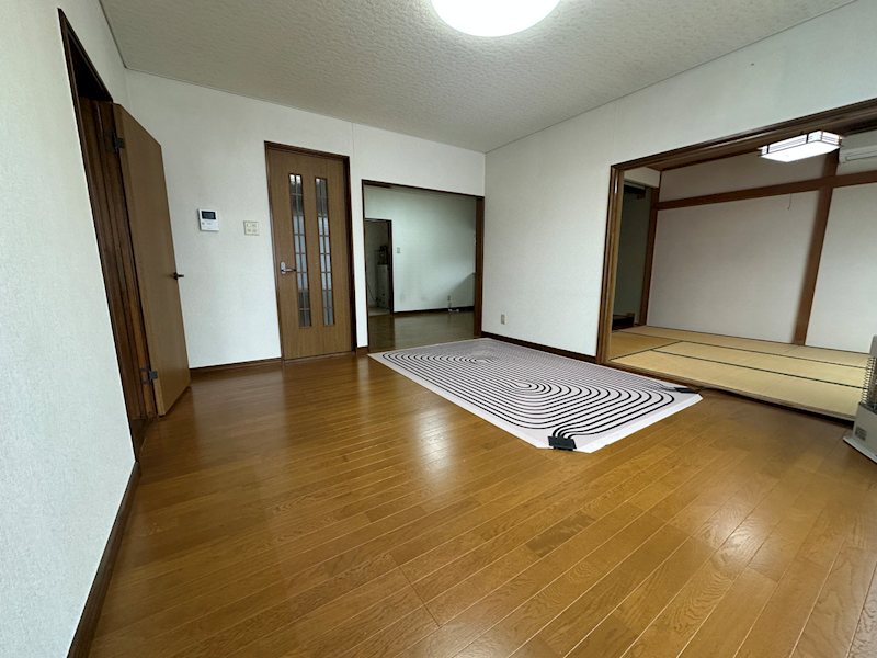 美幌町字稲美８８番　戸建て 内観写真（リビング）
