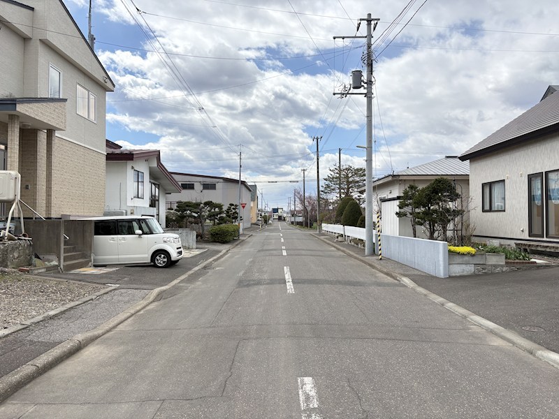 桜町５丁目３４番　戸建て 現地写真（前面道路含む現地写真）