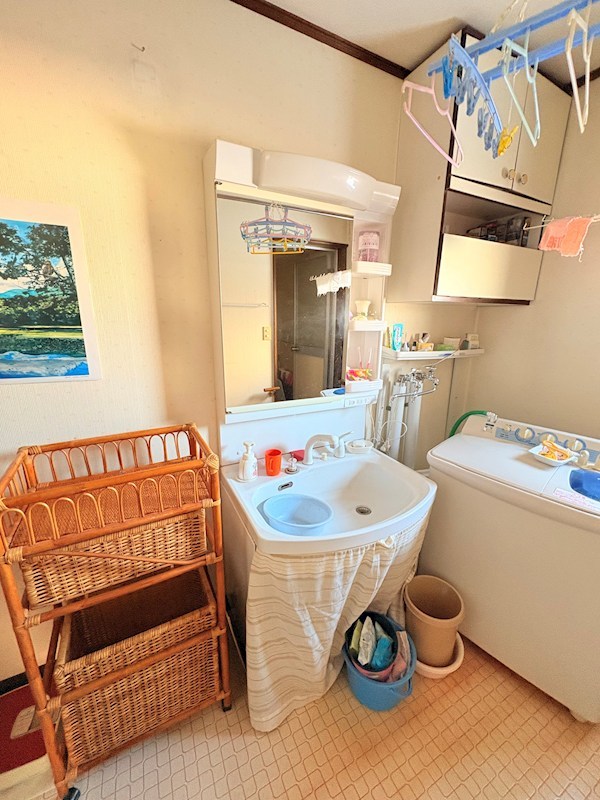 桜町５丁目３４番　戸建て 内観写真（洗面台・洗面所）