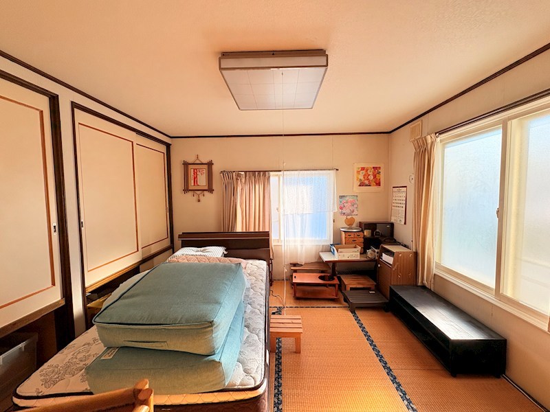 桜町５丁目３４番　戸建て 内観写真（リビング以外の居室）