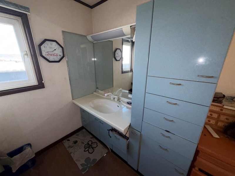 公園町１５２番　戸建て 内観写真（洗面台・洗面所）