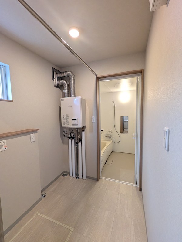 高栄東町４丁目１６４番　戸建て 内観写真（洗面台・洗面所）