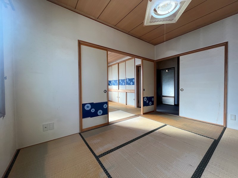 青葉町18番　戸建て 内観写真（リビング以外の居室）