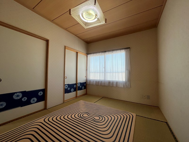 青葉町18番　戸建て 内観写真（リビング以外の居室）