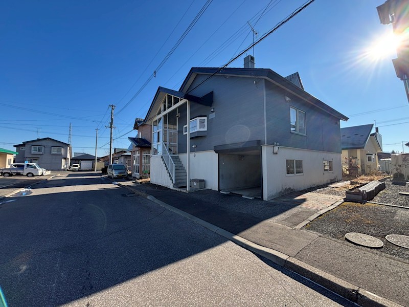 末広町３６６番　戸建て 現地写真（前面道路含む現地写真）