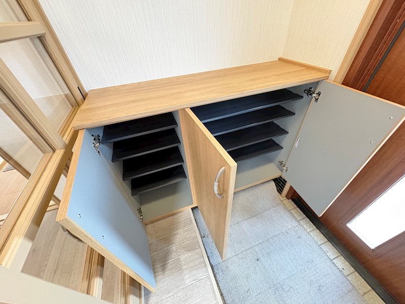 緑ヶ丘３丁目４２番　戸建て 現地写真（玄関）