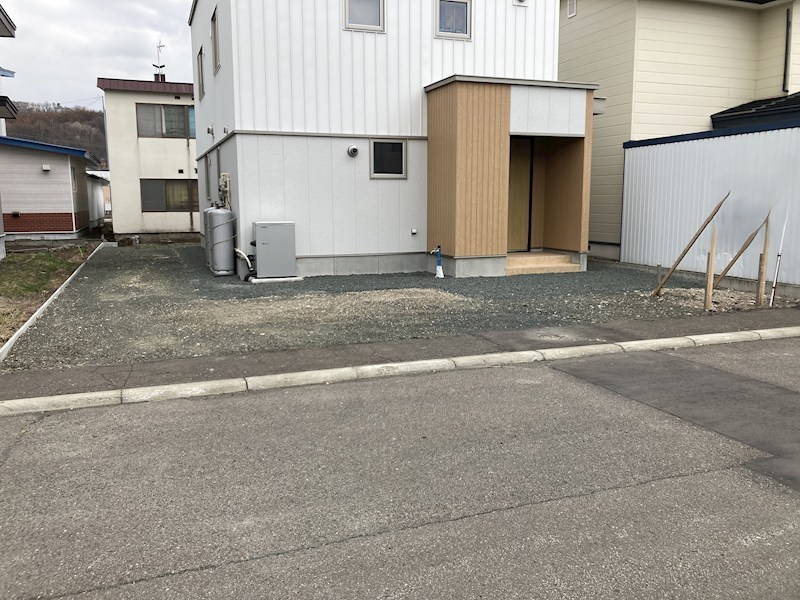 北央町１１０番　戸建て 現地写真（駐車場）