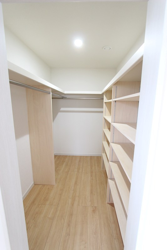 北央町１１０番　戸建て 内観写真（収納）
